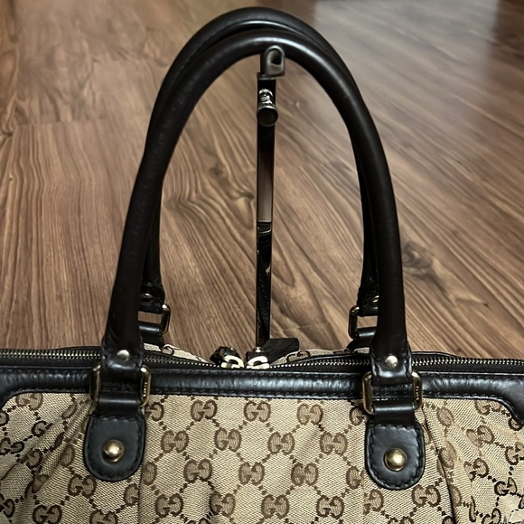 A 237 - 💯% authentic Gucci shoulder bag - Picture 12 of 16